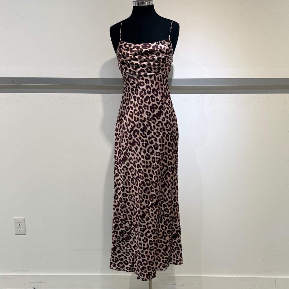Elegant Leopard Print Maxi Dress